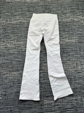 Alo High-Waist Flare Leggings in White